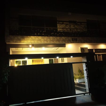 N N Guests Palace Islamabad Bagian luar foto